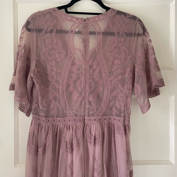 Pink Blush Mauve Mesh Lace Overlay Maternity Dress. Size Medium. - Picture 5 of 9